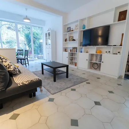 Magnifique Rez De Jardin Port *