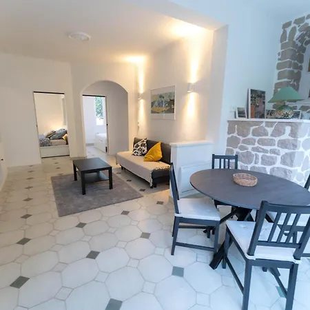 Apartment Magnifique Rez De Jardin Port Nice