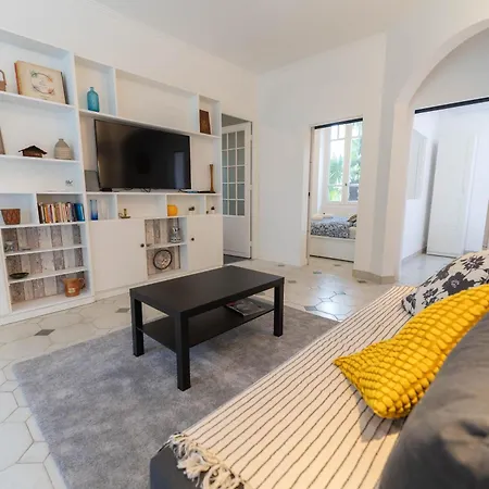 Magnifique Rez De Jardin Port