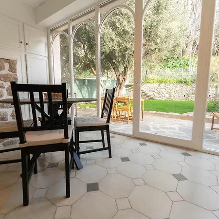 Magnifique Rez De Jardin Port *