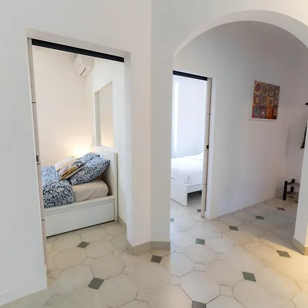 Magnifique Rez De Jardin Port *