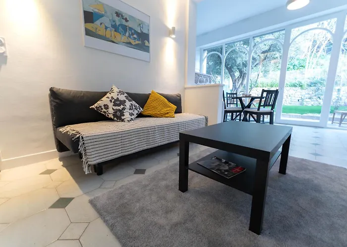 Magnifique Rez De Jardin Port Lejlighed Nice